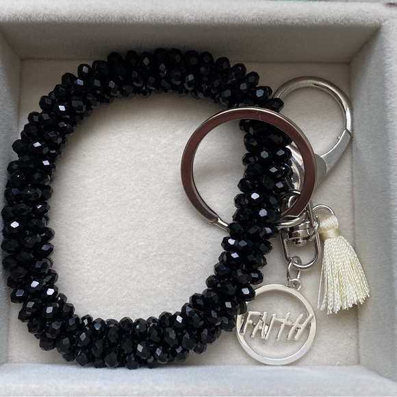 Handmade Black Beaded Keychain Bracelet Silver Key Ring Wristlet - Picture 6 of 8